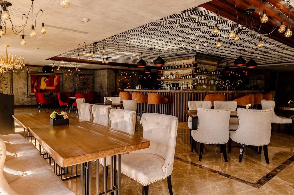 Hotel Shera Almaty