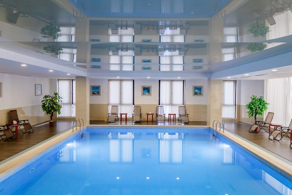 Hotel Shera Almaty